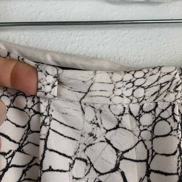 Philosophy snake print tuxedo style dress shorts side pockets pleat front (flaw) - Picture 8 of 12